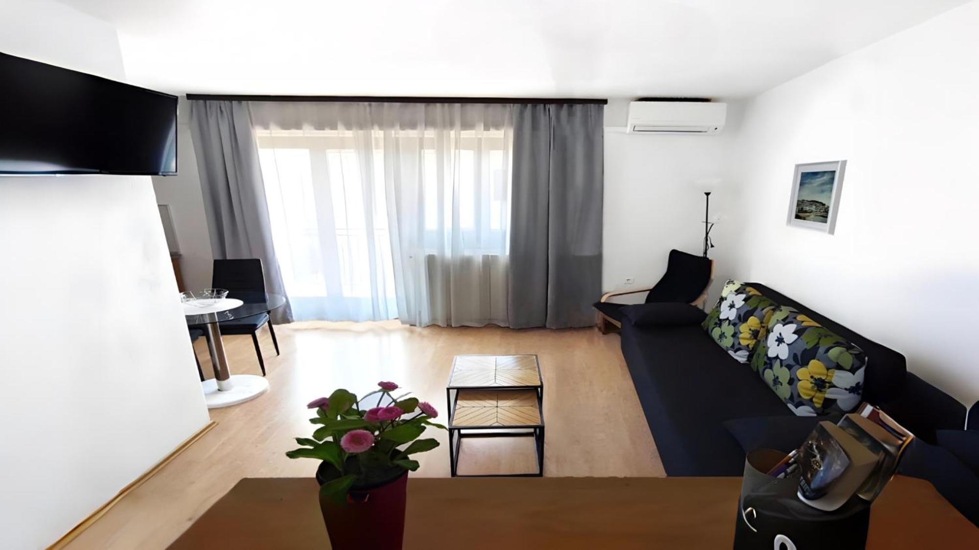Amelie Apartment